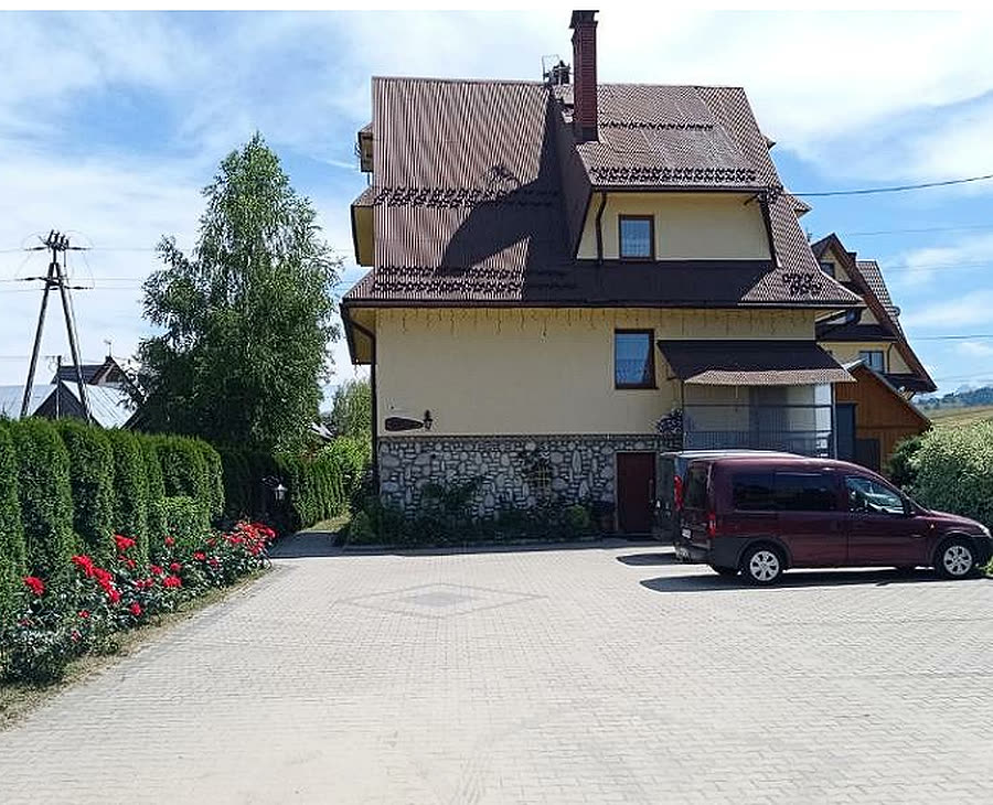 Dom widziany od strony ogrodu