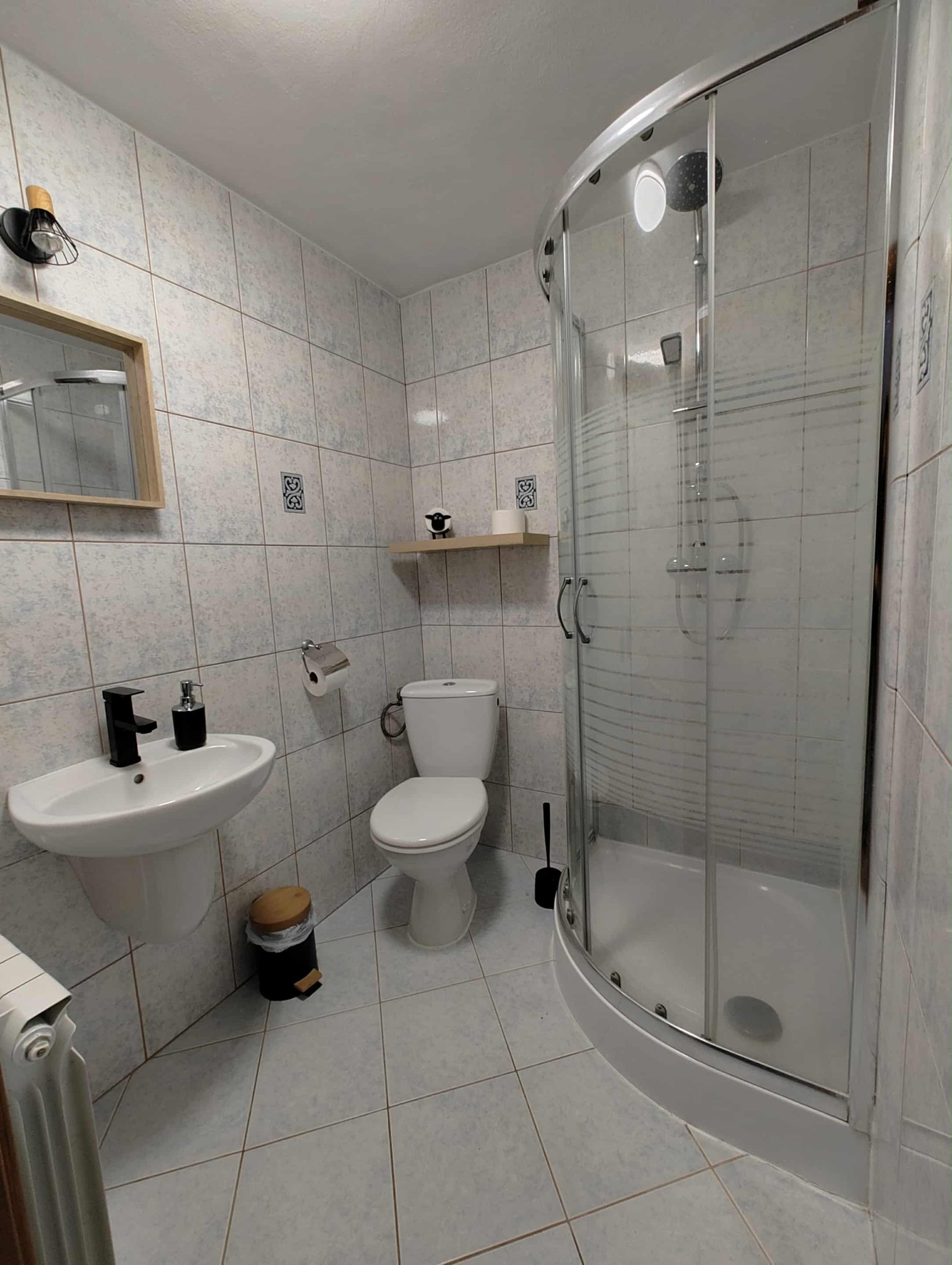 cbde4e6c-f7f4-4fde-ab9b-b9a0f6f6148f